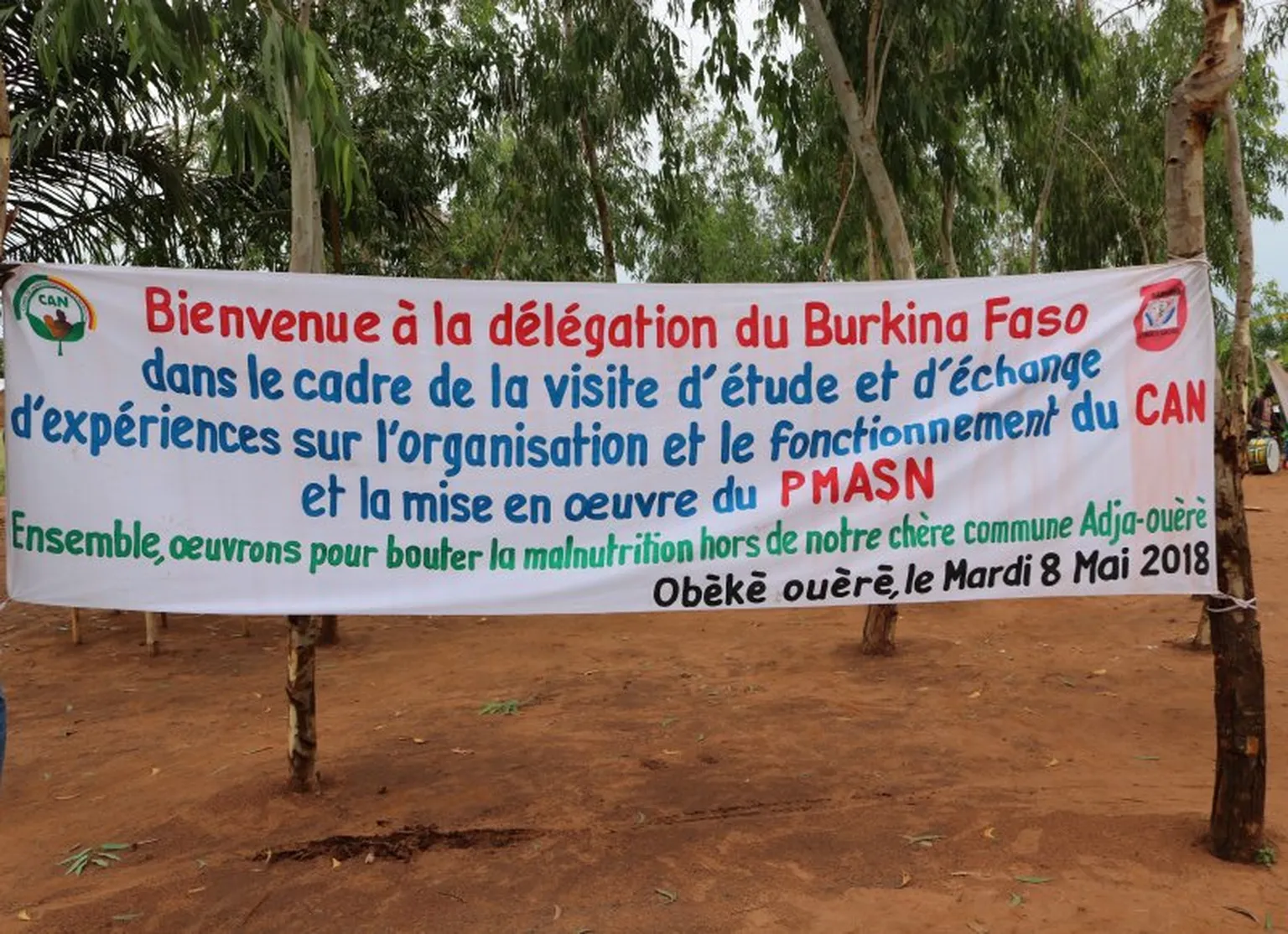 The sign welcomes the Burkinabe delegation to Benin.