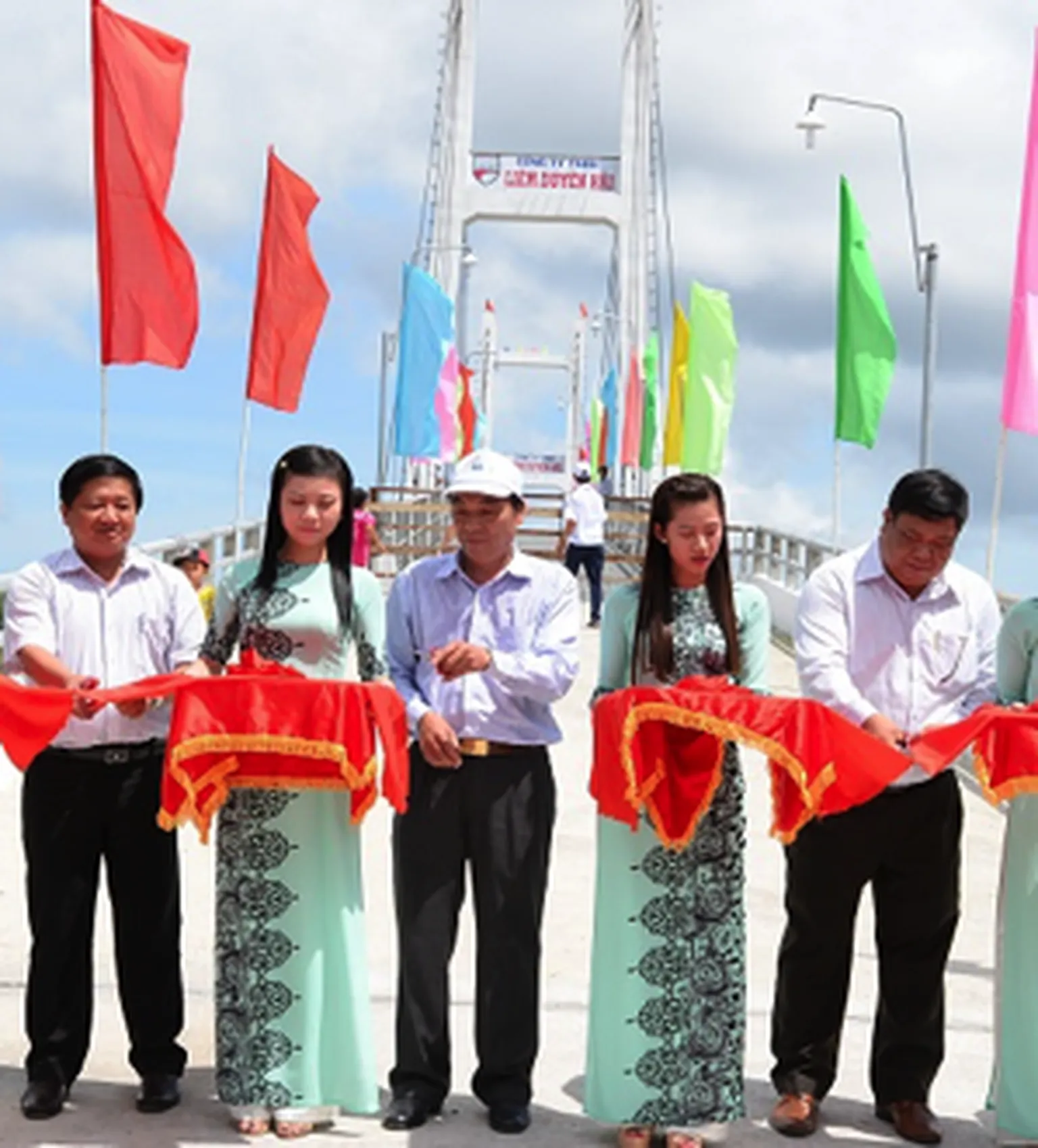 Inclusive Bridge to Connect Vibrant Communities