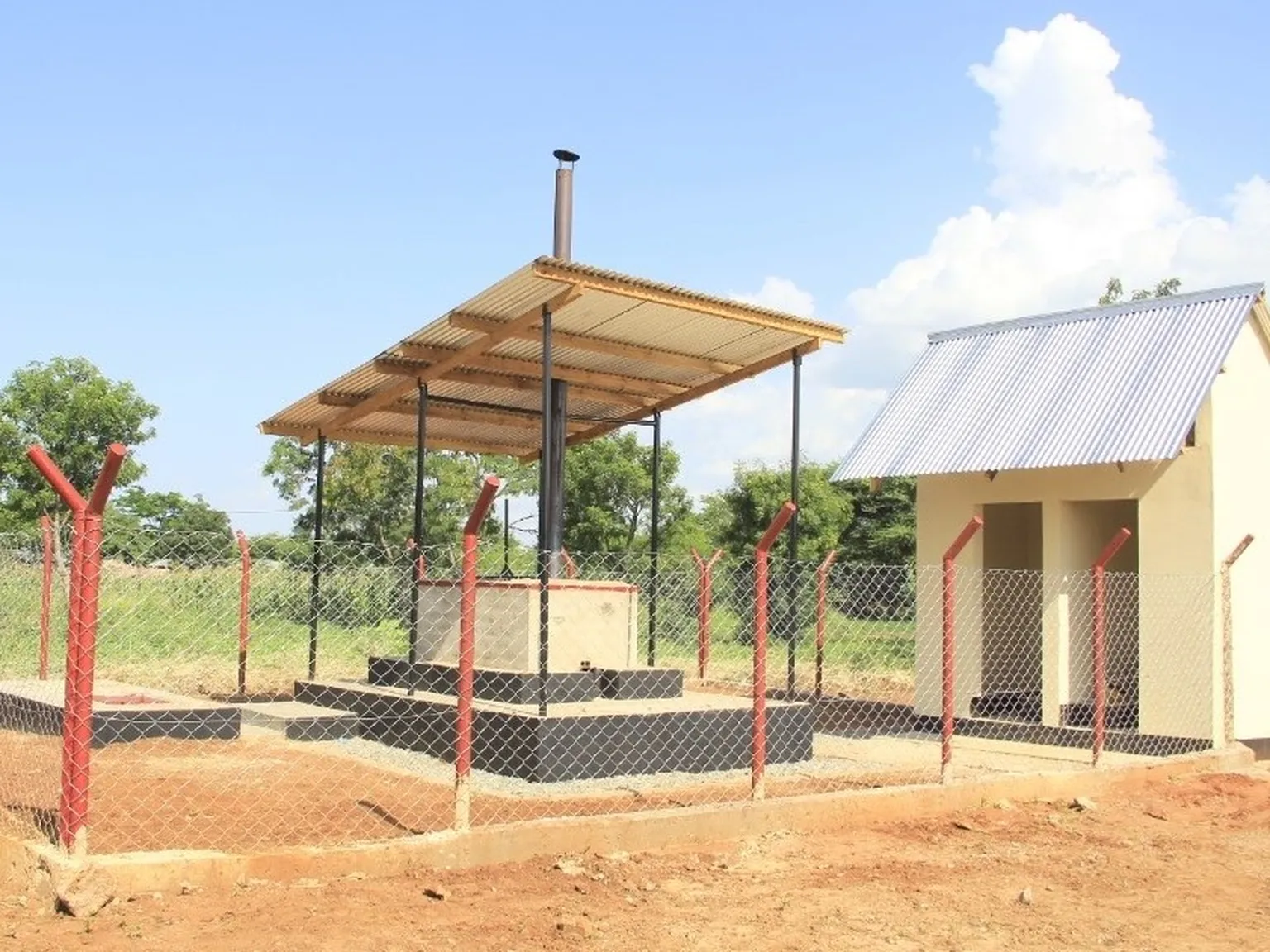 New incineration facility for health care facility, SNV (Photo ©Kadama Malunde)
