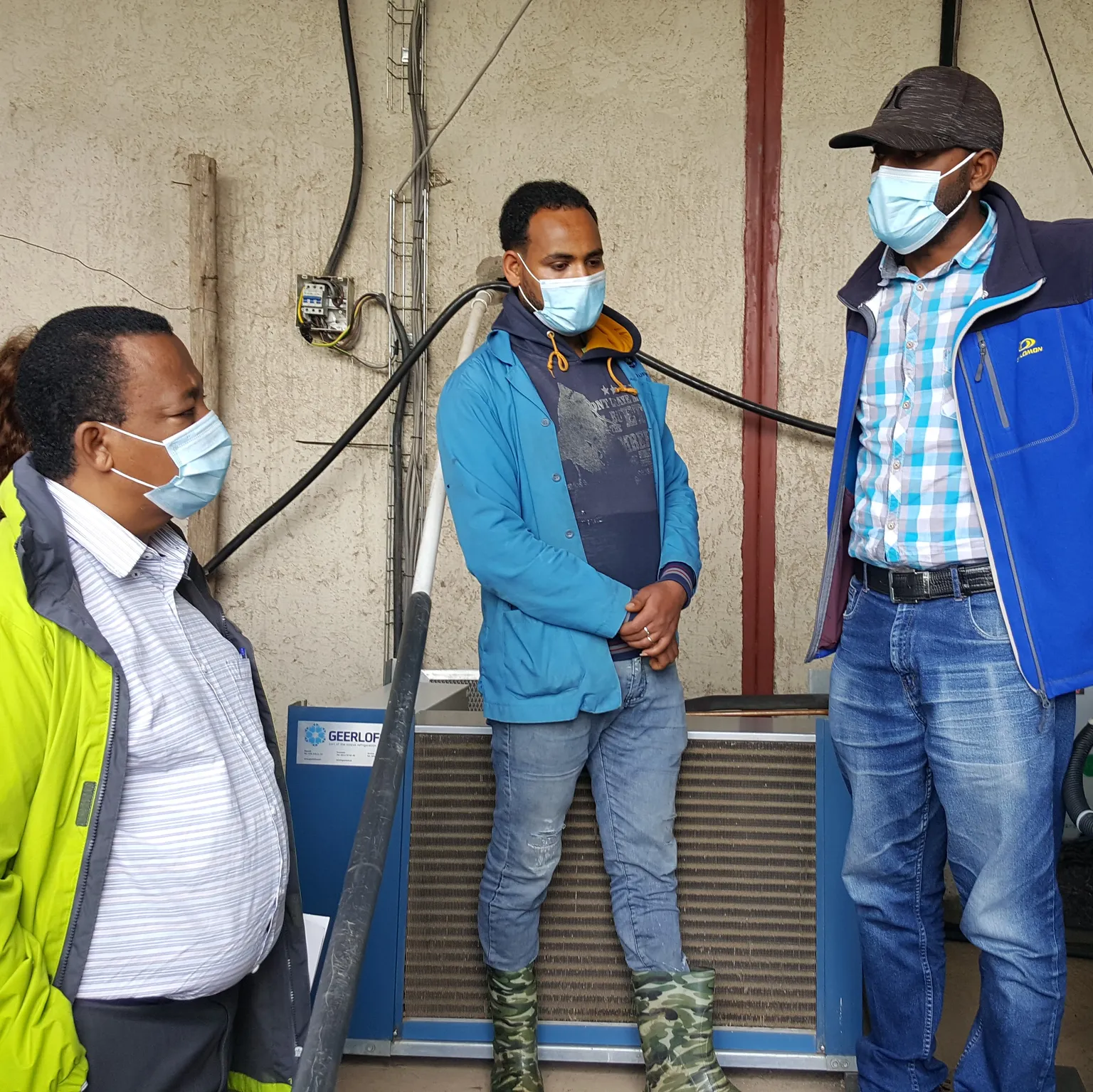Senior delegation visit biodigester pilot