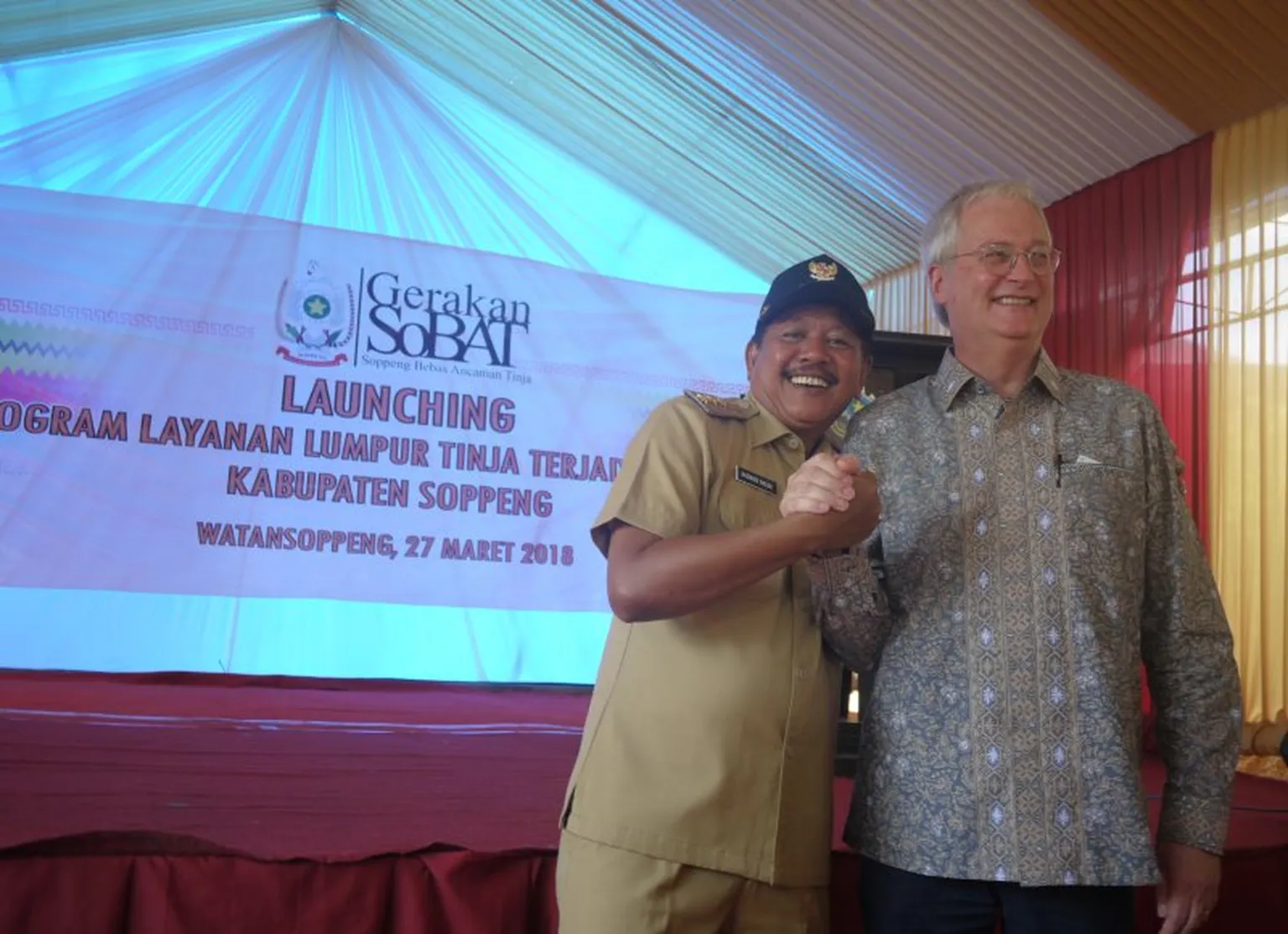 Regent of Soppeng (left) with USDP Team Manager (right) on LLTT Launching Event