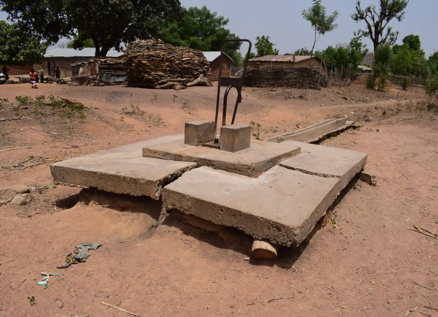 An FPM prior to its rehabilitation - Village of Gando Baka, Kalalé (ANAP)