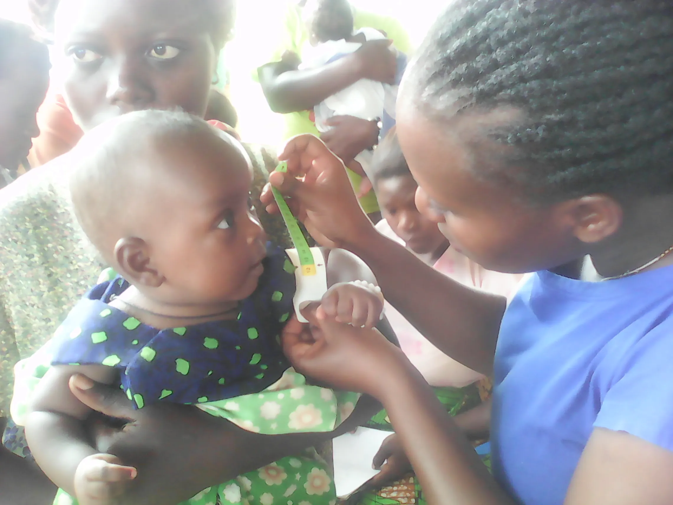 children being tested for stunting
