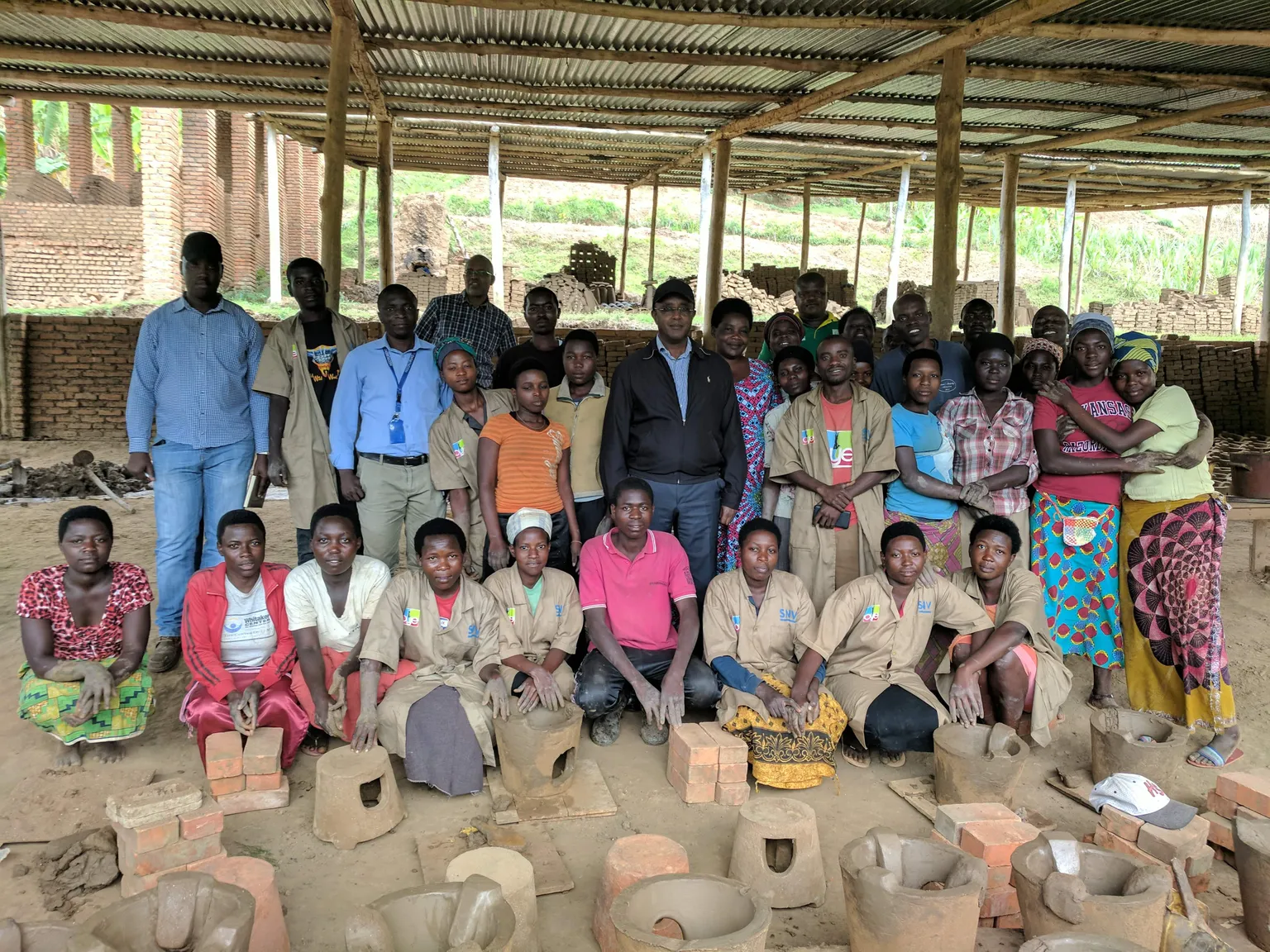 Picture of cooperative members with several dignitary visitors