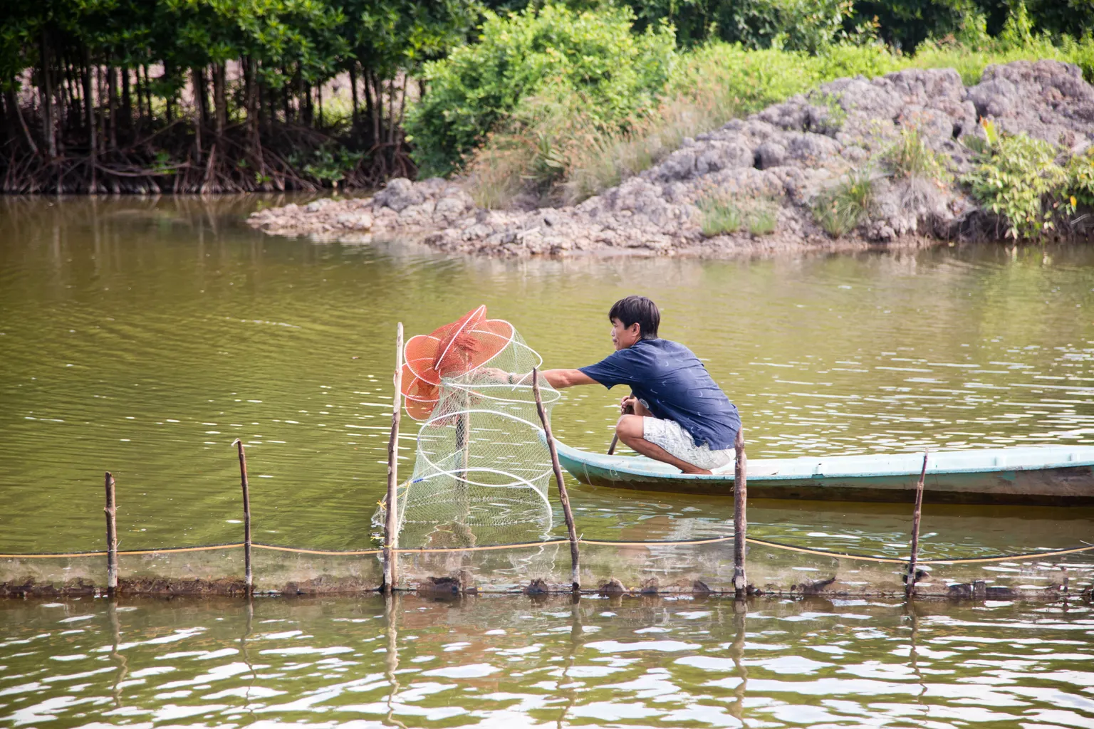SNV reaches first PES agreement in the aquaculture sector in Vietnam