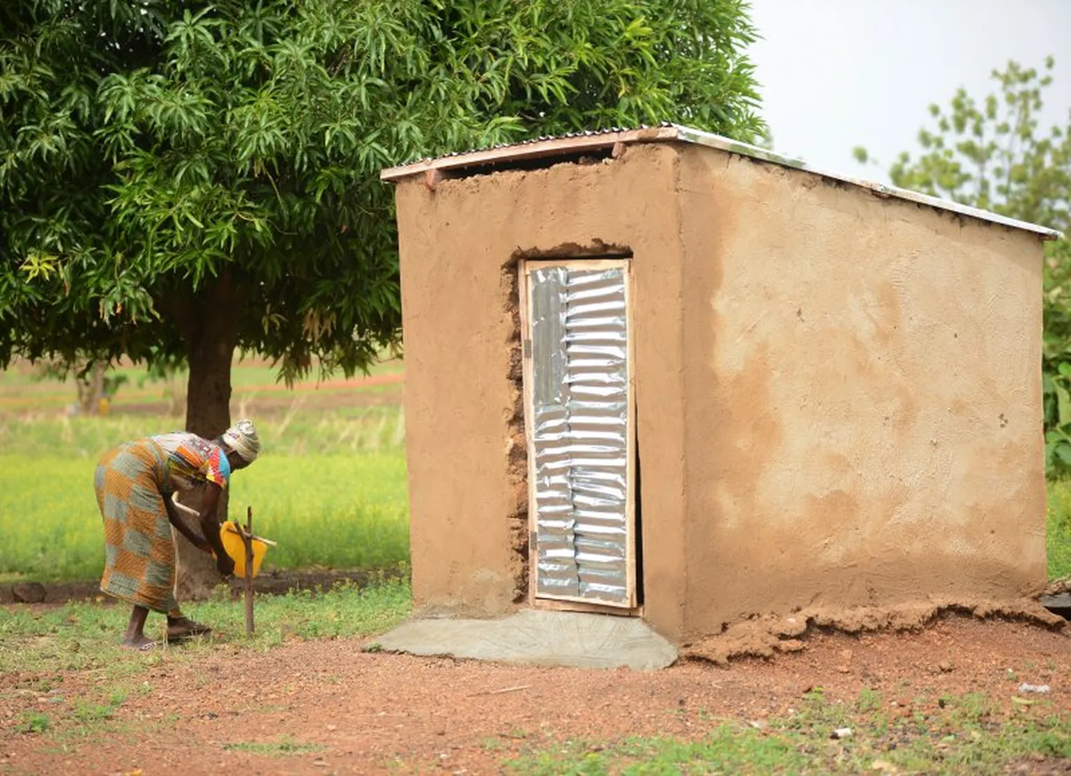 Good hygiene in practice: a tippy-tap is installed next to the toilet