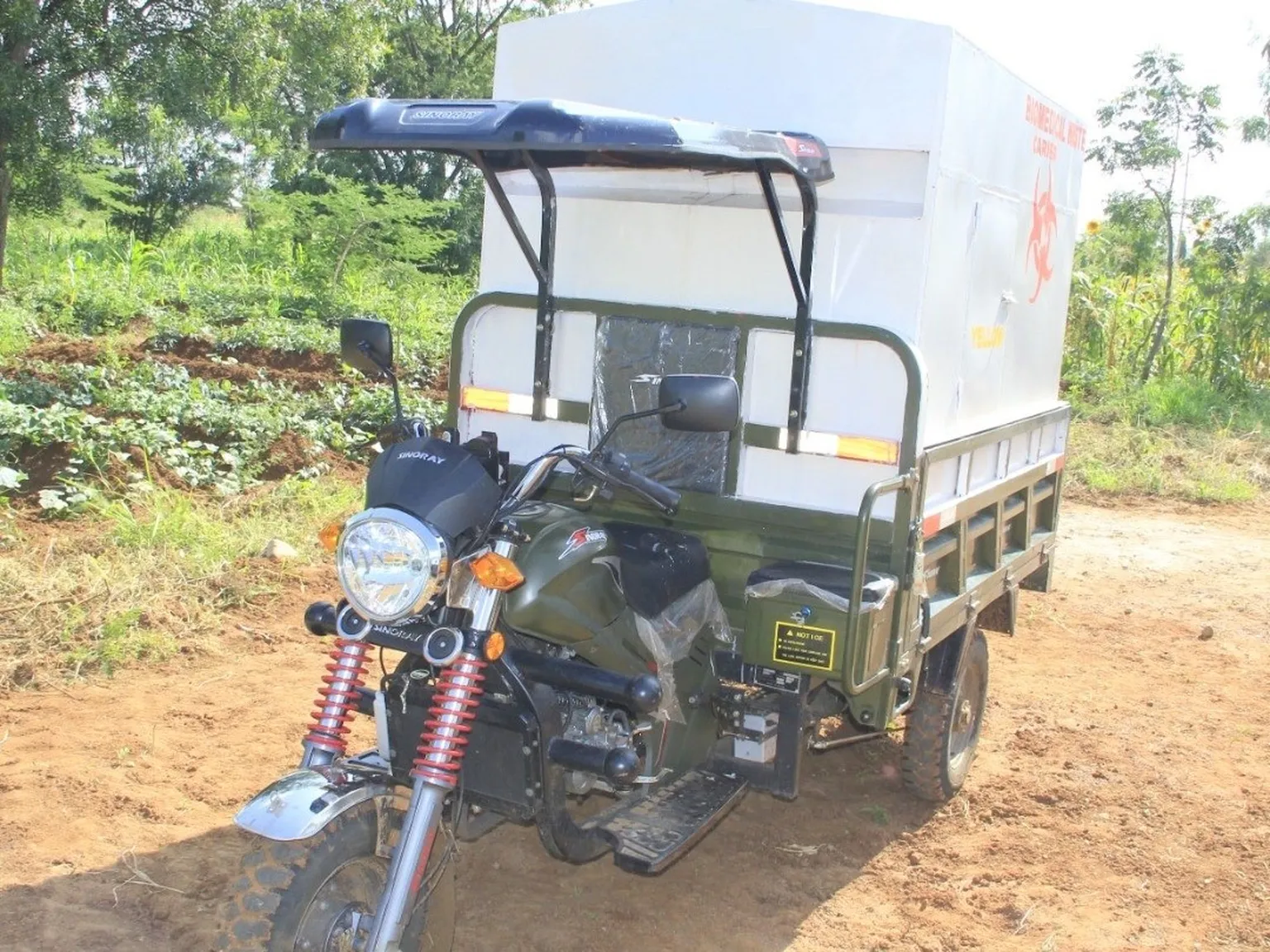 Vehicle for safe transport of waste, SNV (Photo ©Kadama Malunde)