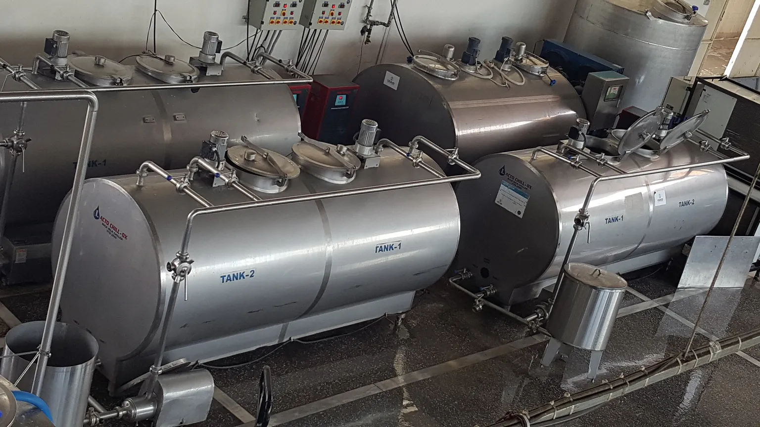 A milk chilling tank 